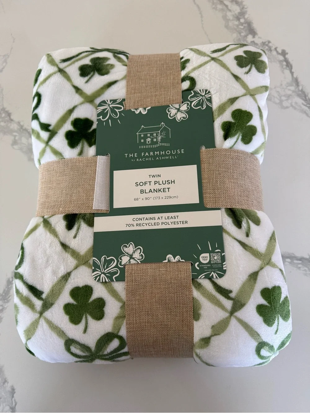 The Farmhouse by Rachel Ashwell Lucky Green Clovers & Bows Plush Blanket NEW